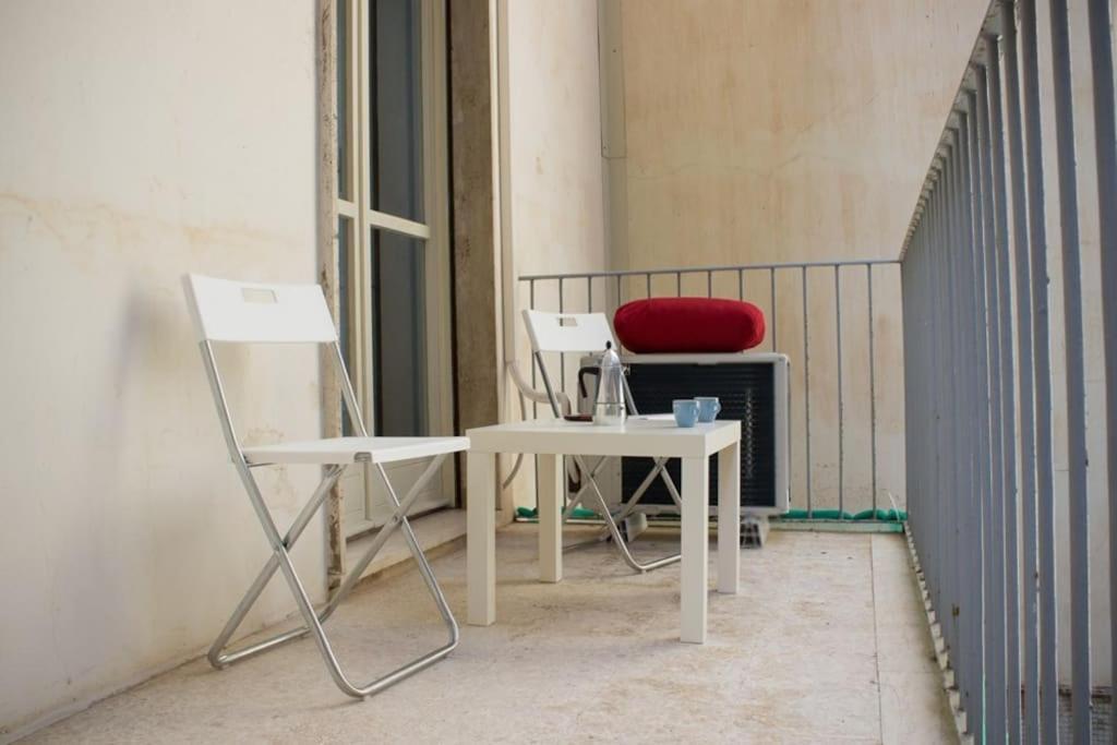 Light Blue Town Center Apartment *
